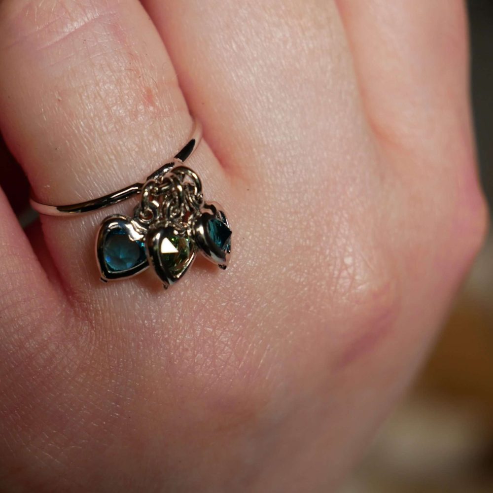 anello-tre-cuori-argento-swarovski-ines-de-la-fressange-glamour-senza-tempo