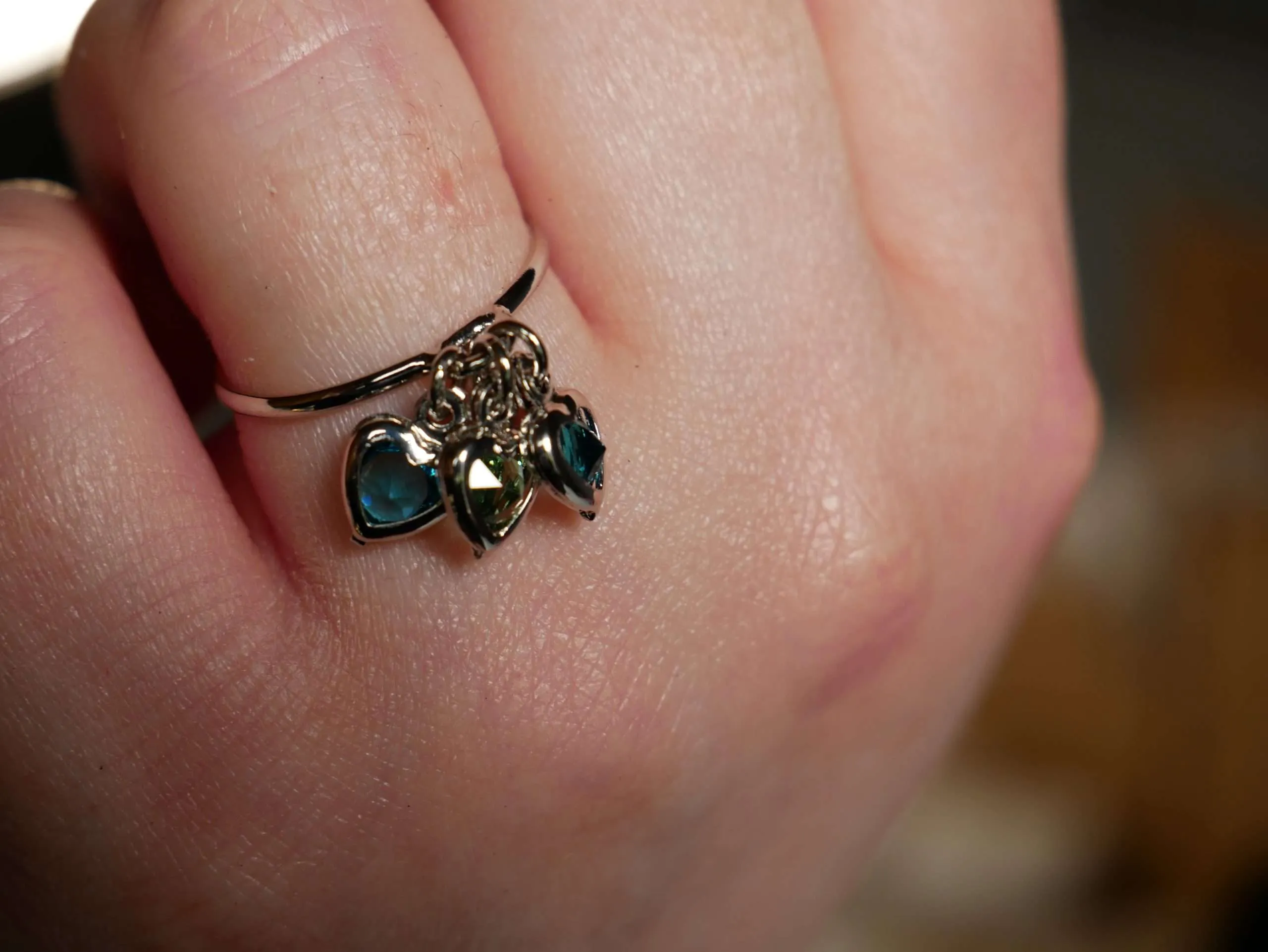 anello-tre-cuori-argento-swarovski-ines-de-la-fressange-glamour-senza-tempo