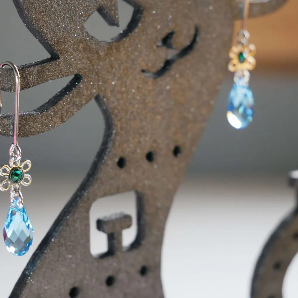 eleganza-senza-tempo-orecchini-pendenti-ines-de-la-fressange-swarovski