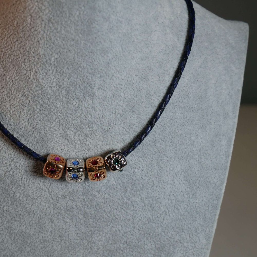 girocollo-bracciale-colored-cubes-pietre-swarovski-ines-de-la-fressange-girasoli