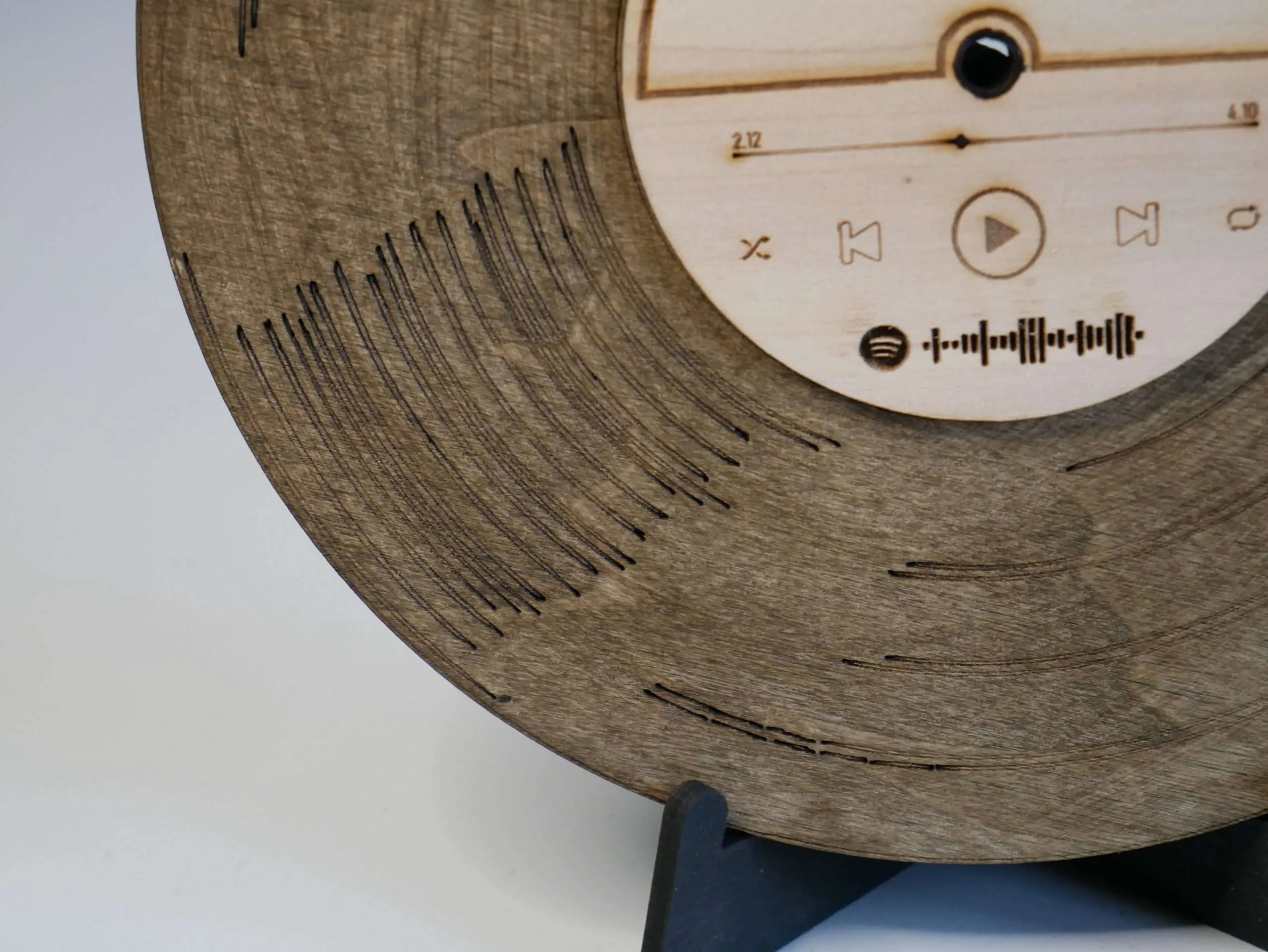 Disco Musicale in Legno con codice Spotify Personalizzabile - immagine 2