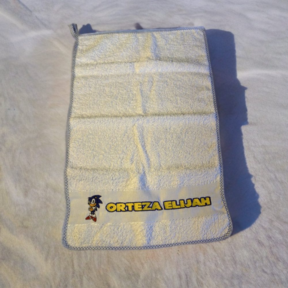 Asciugamano Personalizzato Asilo/Scuola - Con Personaggio e Nome