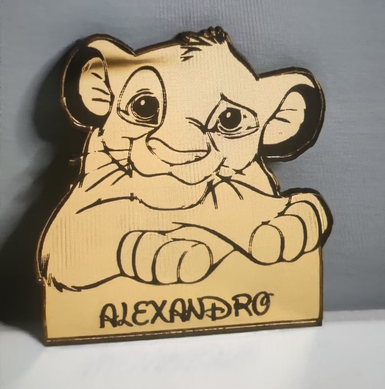 Bomboniera Calamita Simba in Plexiglass Specchiato Dorato - Personalizzabile